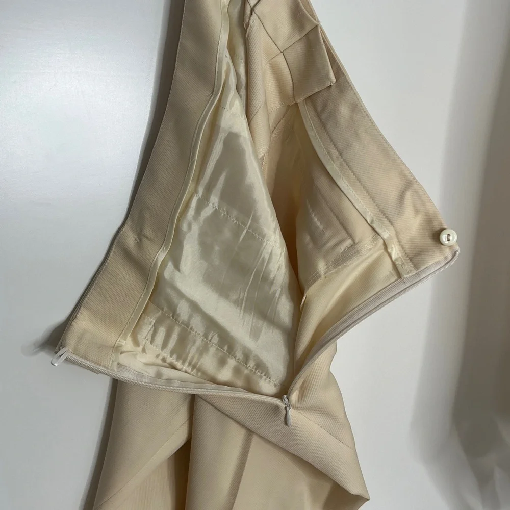 Escada Sz 40 Cream Virgin Wool Two Piece Pant Suit Structured Blazer